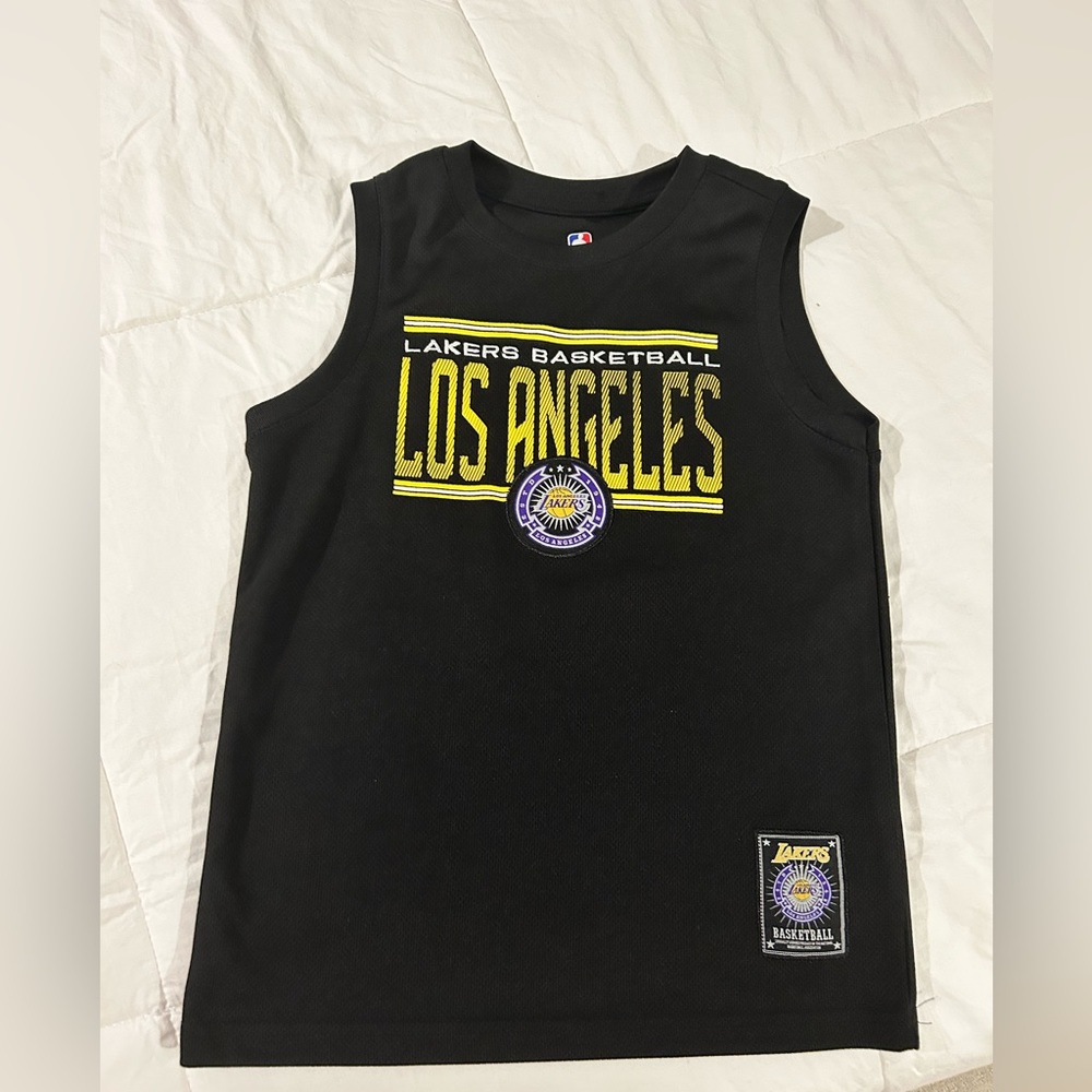 YOUTH LEBRON JAMES JERSEY SIZE 8 NWOT